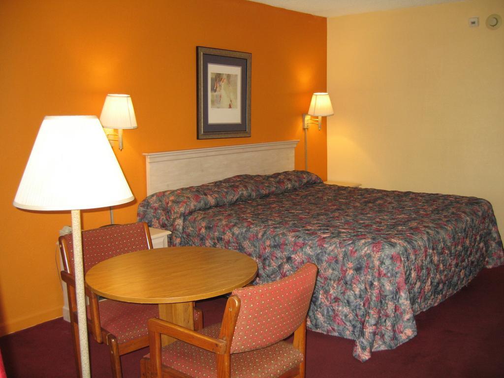 Travelers Inn South Brunswick Terrace Quarto foto